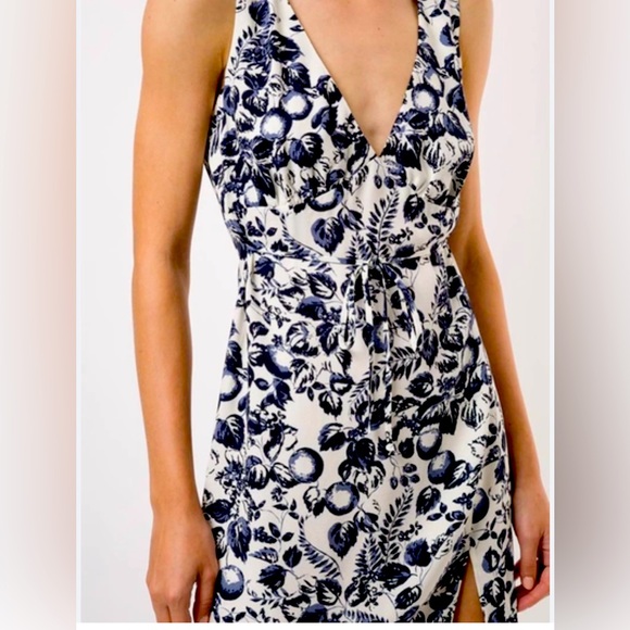 Reformation Dresses & Skirts - Reformation mini dress